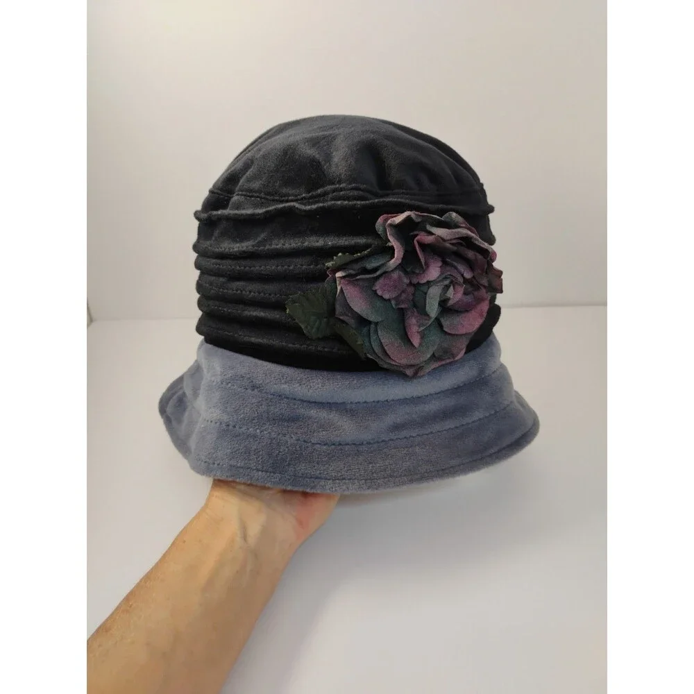 Packable Velvety Hat with Flower Gray Black Purple Never Worn One Size